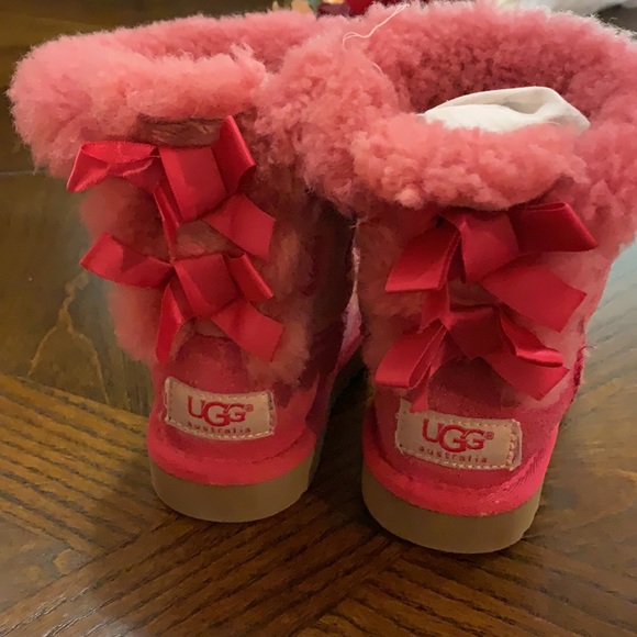 UGG BOOTIES 💗💗 - Picture 3 of 8